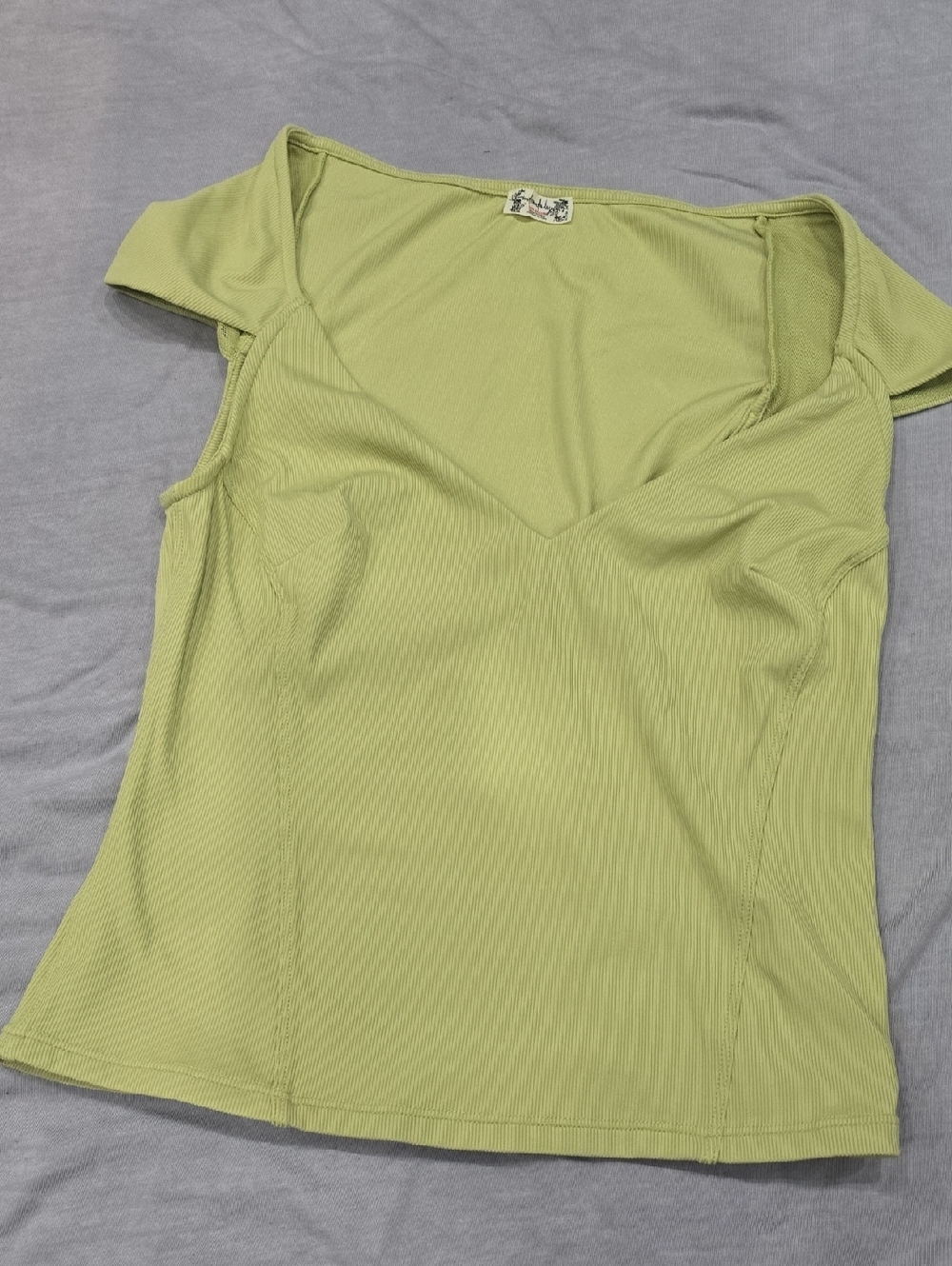 Ribbed Sweetheart Short Sleeve Tee in Light Green